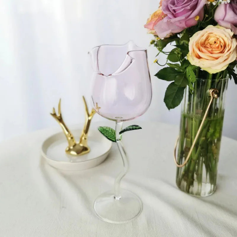 Creative High-quality Glass Wine Glasses with Rose Petals Valentine's Day Romantic Flower Wine Champagne Glasses.