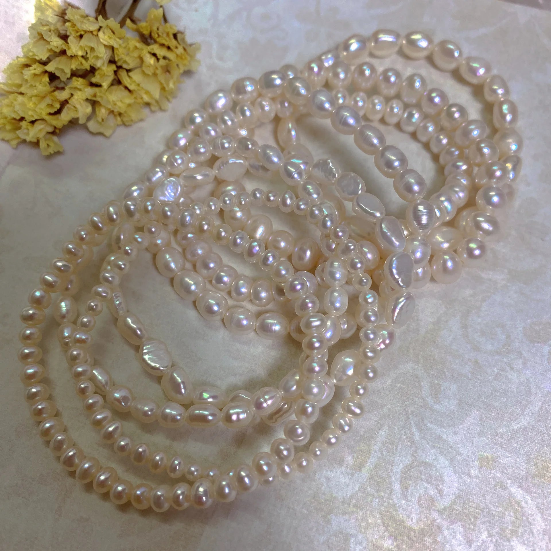 Simple Elastic Thread Tightness Natural Baroque Freshwater Pearl Bracelet for Women
