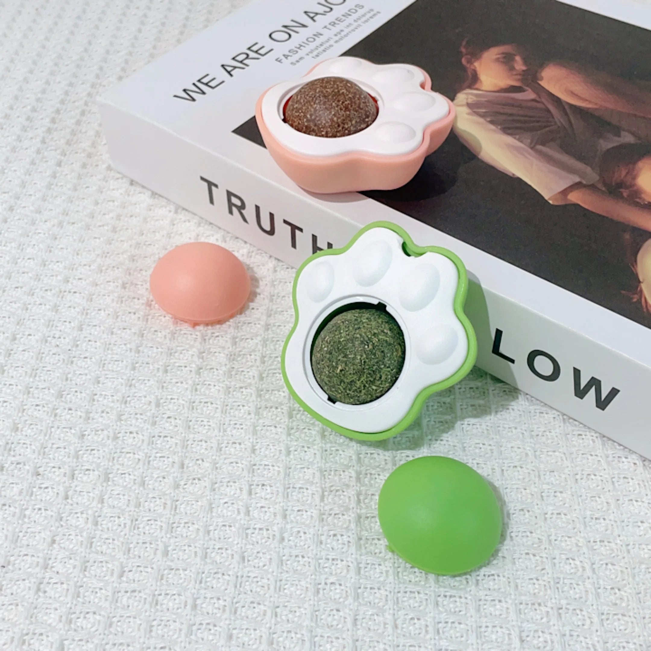 Hot Contains Catnip Snack Lollipop Cat Mini Toys Chew Lick Interactive Catnip Wall Ball Catnip Ball Toy