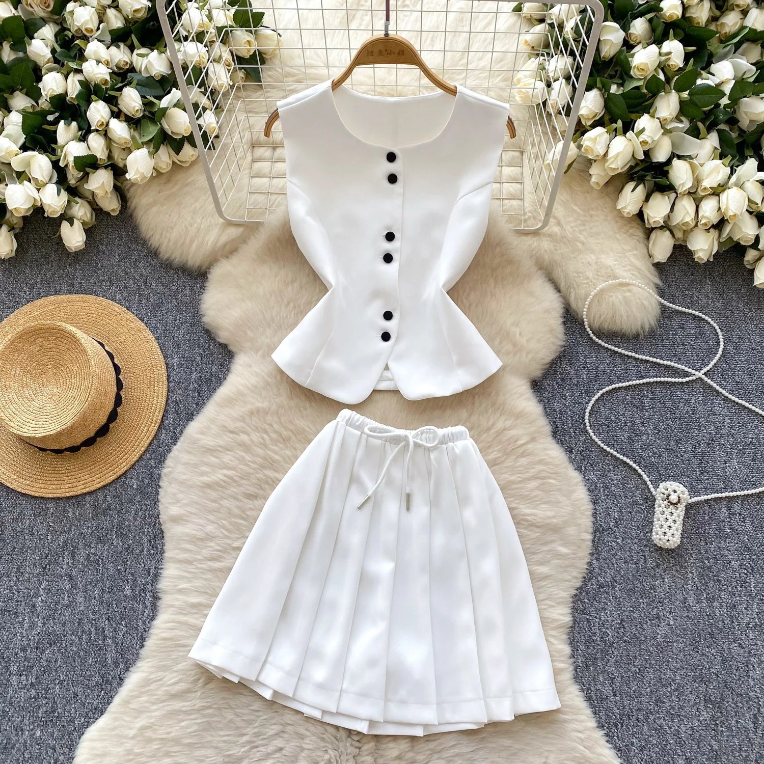 Small Fragrant Wind Two-piece Set with Round Neck Sleeveless Waistcoat Pleated Skirt