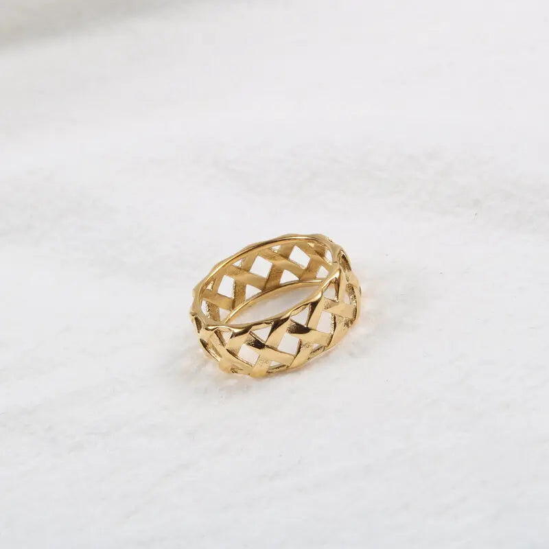 High End 18K PVD Gold Plated Knit Hollow Rings Stainless Steel Jewelry Women Gift