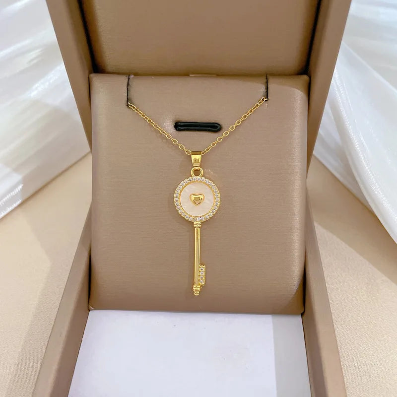Fashion Shining Gold Plating Stainless Steel Crystal Diamond Shell Key Pendant Necklace for Women Girls Engagement Jewelry