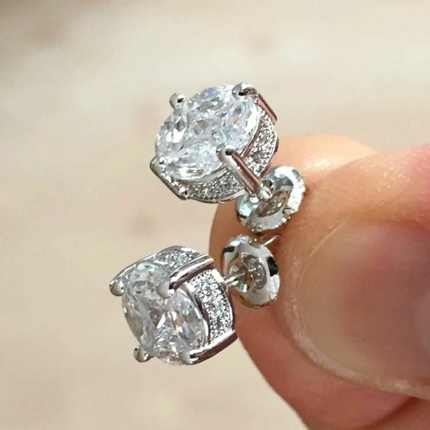 CAOSHI Luxury Cubic Zirconia Stone Earrings Charm Silver Color Stud Earrings for Women Men Vintage Round CZ Ladies Stud Earrings
