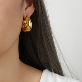 Personality Chic Style Geometric Glossy Design Hollow Earring Titanium Steel 18K Gold Plating U-Shaped Huggie Earring Waterproof