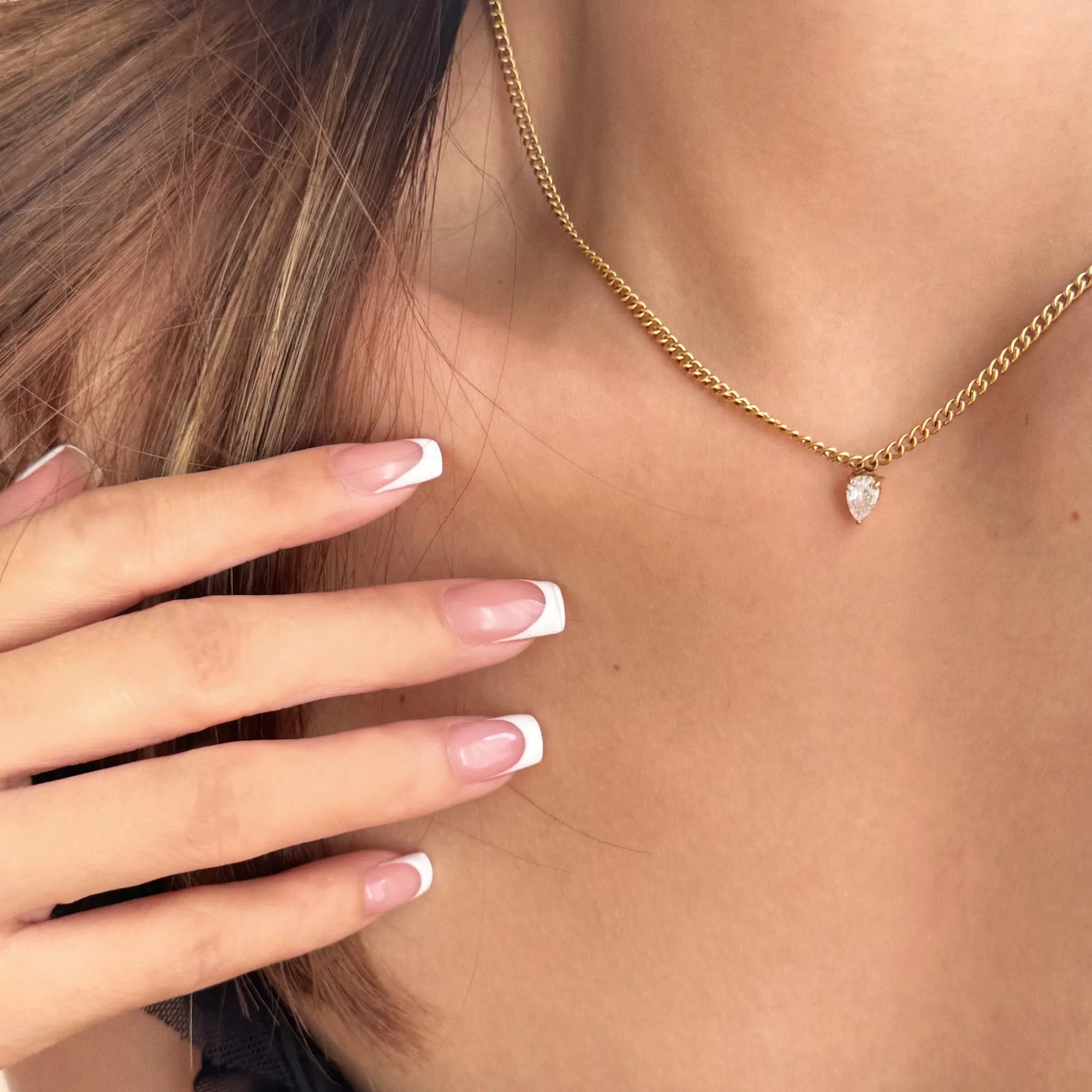 Dazan New Winter Ins 18k Gold Plated Stainless Steel French Minimalist Lucky Tear Drop Zircon Design Pendant Cuban Girl Necklace