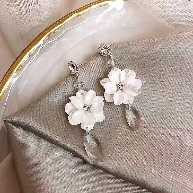 Retro White Vintage Flower Small Pure Personality Crystal Long Women Drop Earrings Simple Crystal Earrings