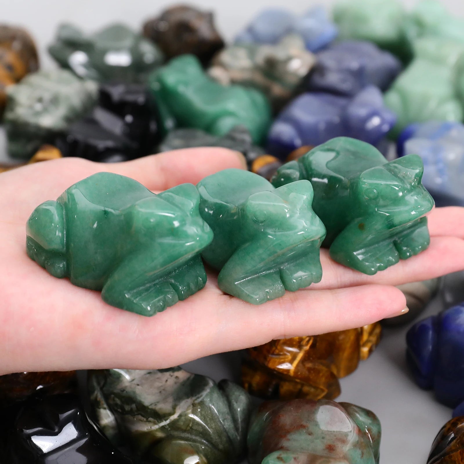 Natural Style Crystal Carving Green Aventurine Frog Healing Multiple Materials Mini Animal Figurines for Home Decoration Gift