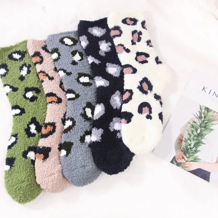 2021 Hot New Arrival Women Winter Knit Warm Crew Thick Socks  Lovely Funny Coral Fleece Leopard Socks Custom Women's Socks