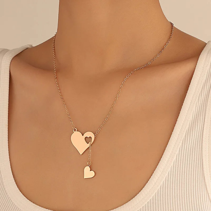 2022 New Cheap Jewelry Stainless Steel Hollow Out Broken Heart Necklace for Women Wholesale
