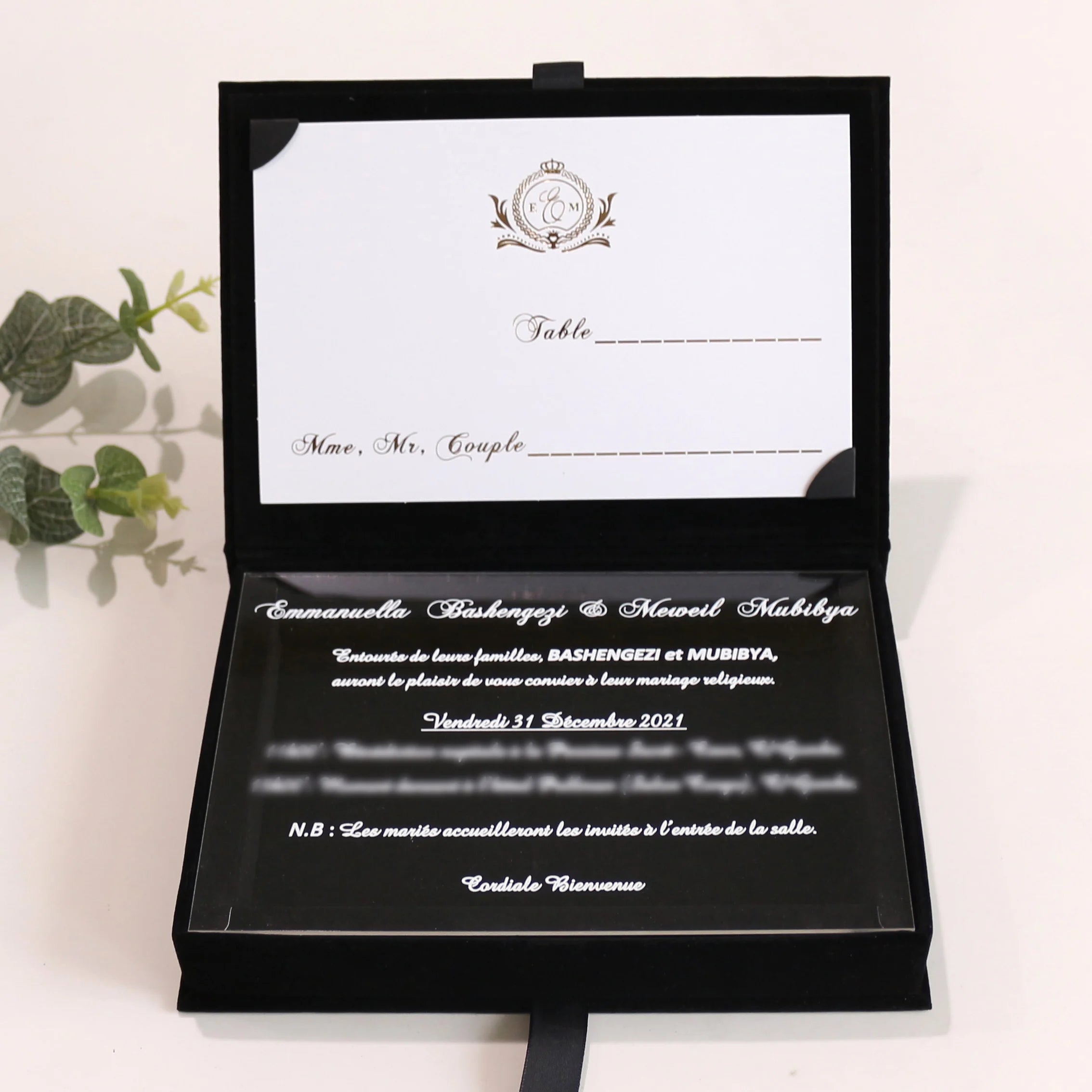 New Style Black Velvet Hardcover Wedding Invitations Box with Gold Foil Acrylic Invitation Card for Wedding and Party
