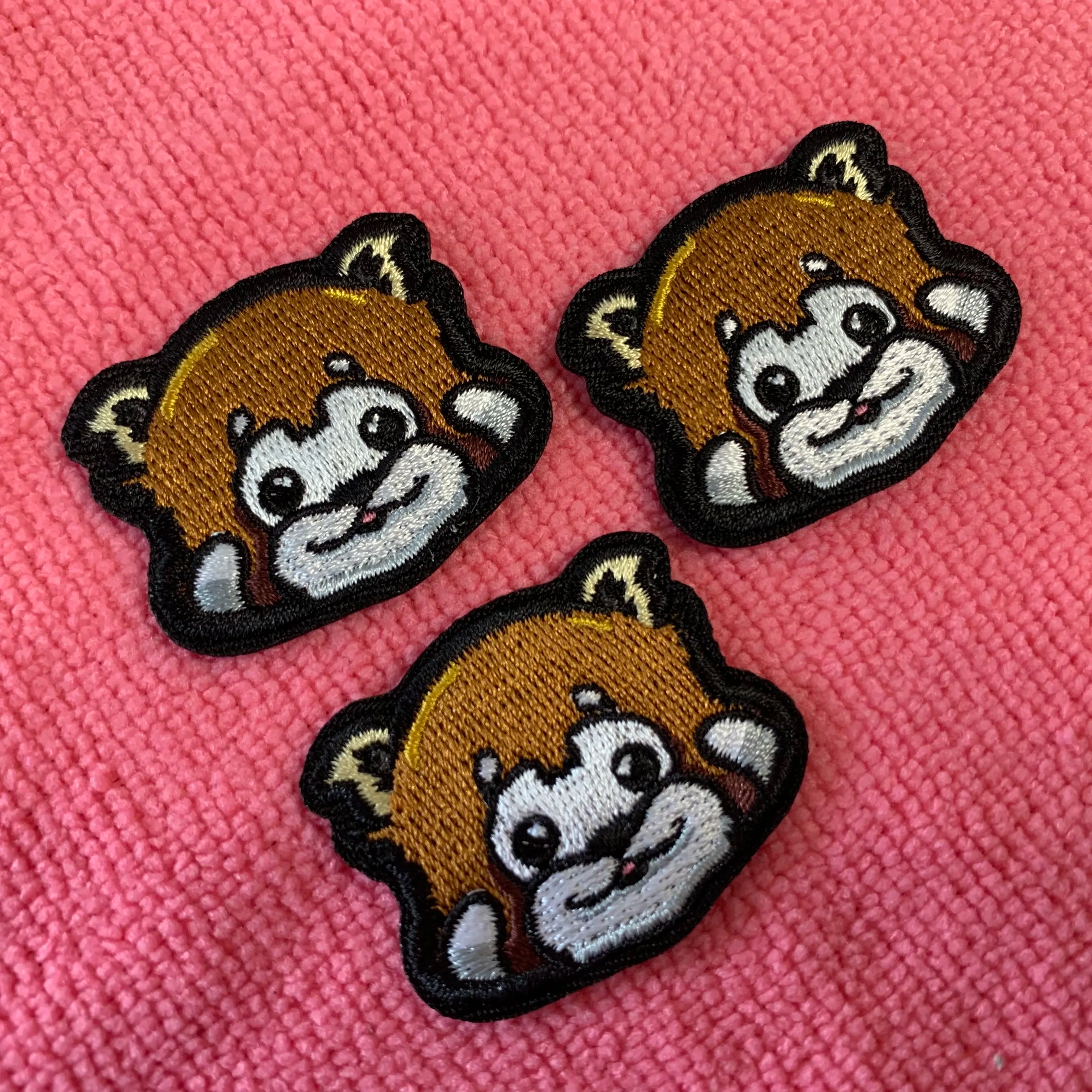 Lovely 3D Bear logo Heat Press Embroidery Tag for Hatspromotional Factory Price Fabric Embroidery Patch for Garment