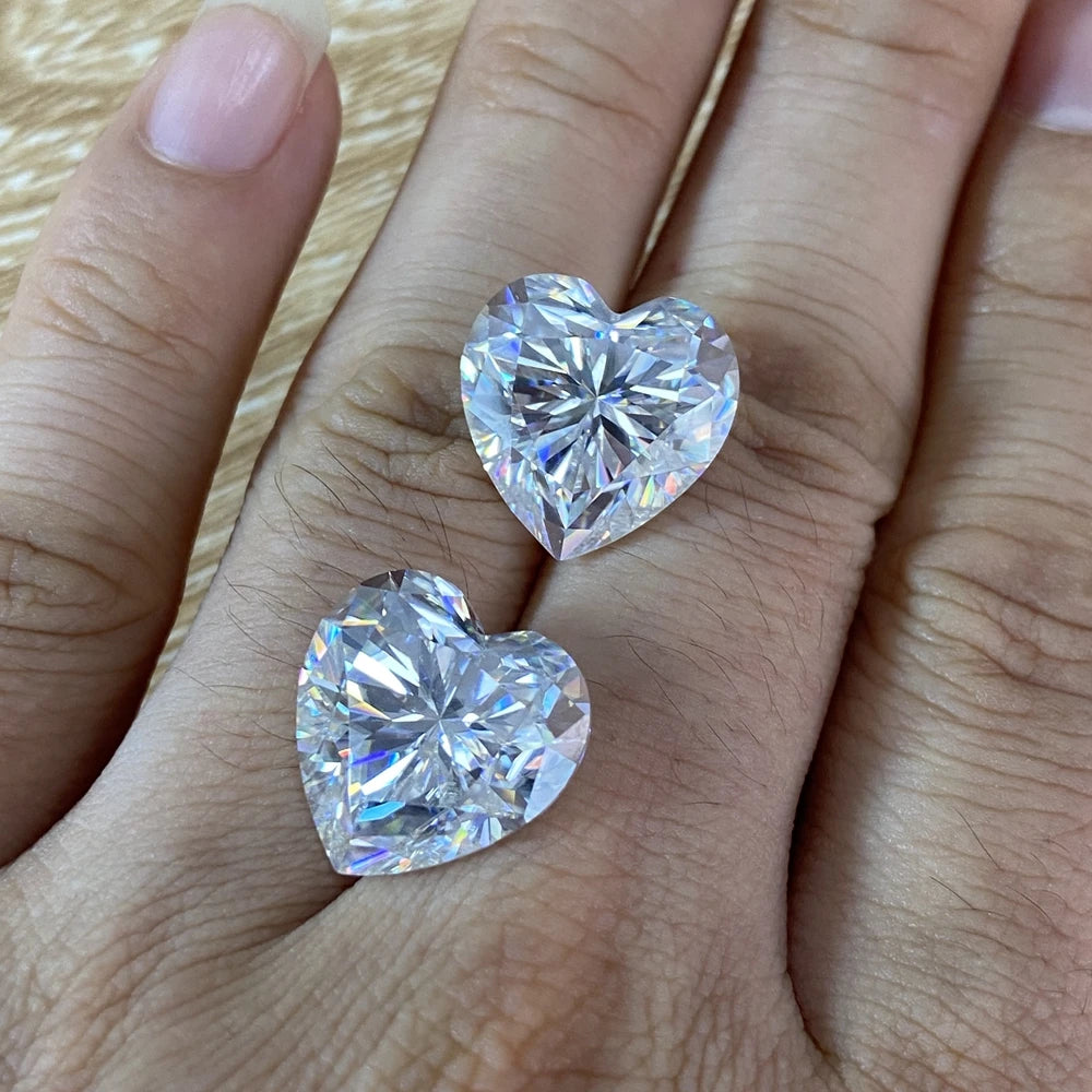 VVS1 Clarity D Colorless Heart Cut 8*8mm 2 Carats Loose Moissanite Stones Moissanite Gemstone