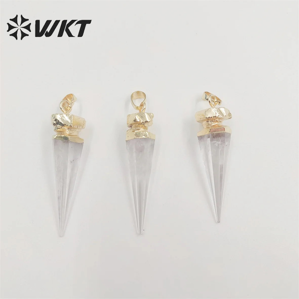 WT-P1850 Wholesale Fashion Energy Crystal Quartz Point Pendant Natural Clear Crystal Stone Jewelry Pendants Long Bullet Pendant