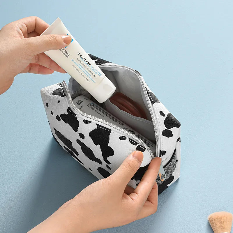 Hot Sale in Blank Waterrepellent Wash Bag Cosmetic Jenner Cosmetics Makeup Bag