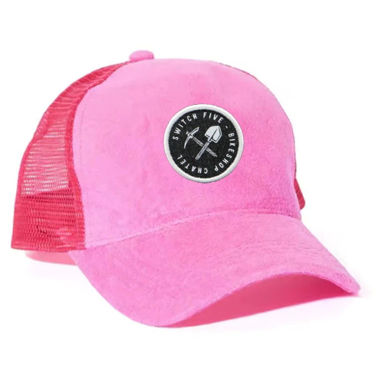 Custom Design 5 Panel Velvet Trucker Hat with 3D Embroidery Casual New Fashion Hip Hop Style for Outdoor Winter Scenes