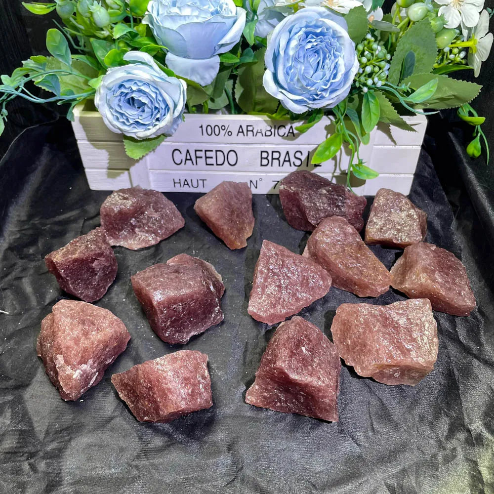 Wholesale Natural Crystals Rough Healing Semi Precious Strawberry Quartz Raw Stone  for Feng Shui Decoration Gifts
