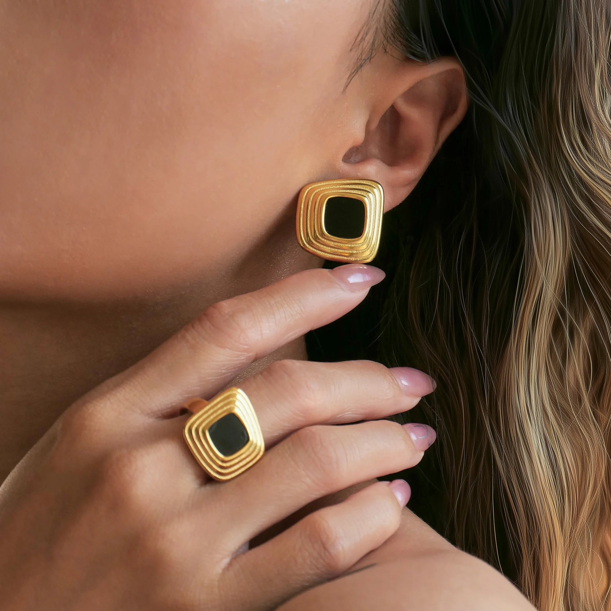 Dazan New HOT 18k Gold Plated Tarnish Free Stainless Steel Hyperbole Black IRREGULAR TRAPEZOIDAL STRIPED Women Earrings Ring Set