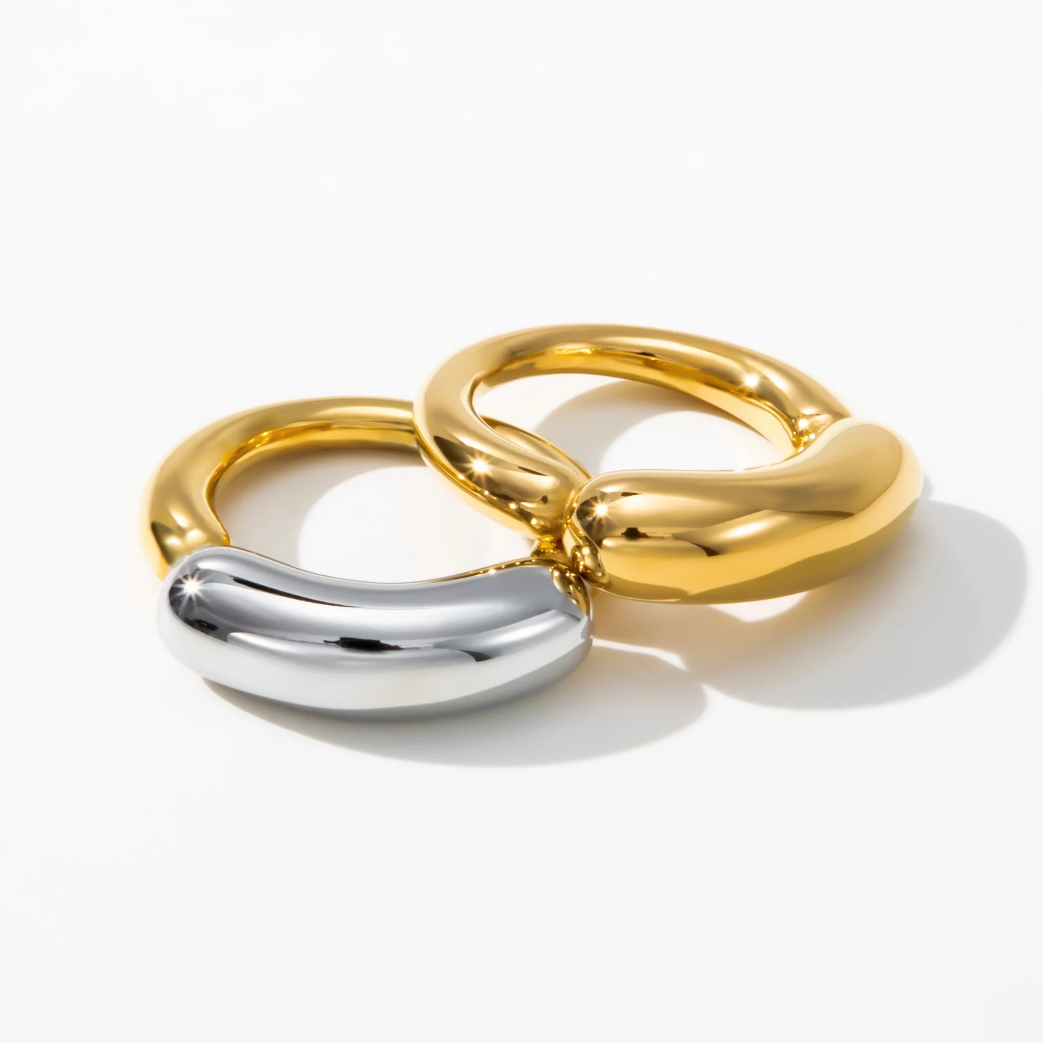 YF3592 Fashion Non Tarnish Jewelry Waterproof 18K Gold Plated Stainless Steel Two Tone Smile Chunky Ring Statement Ring