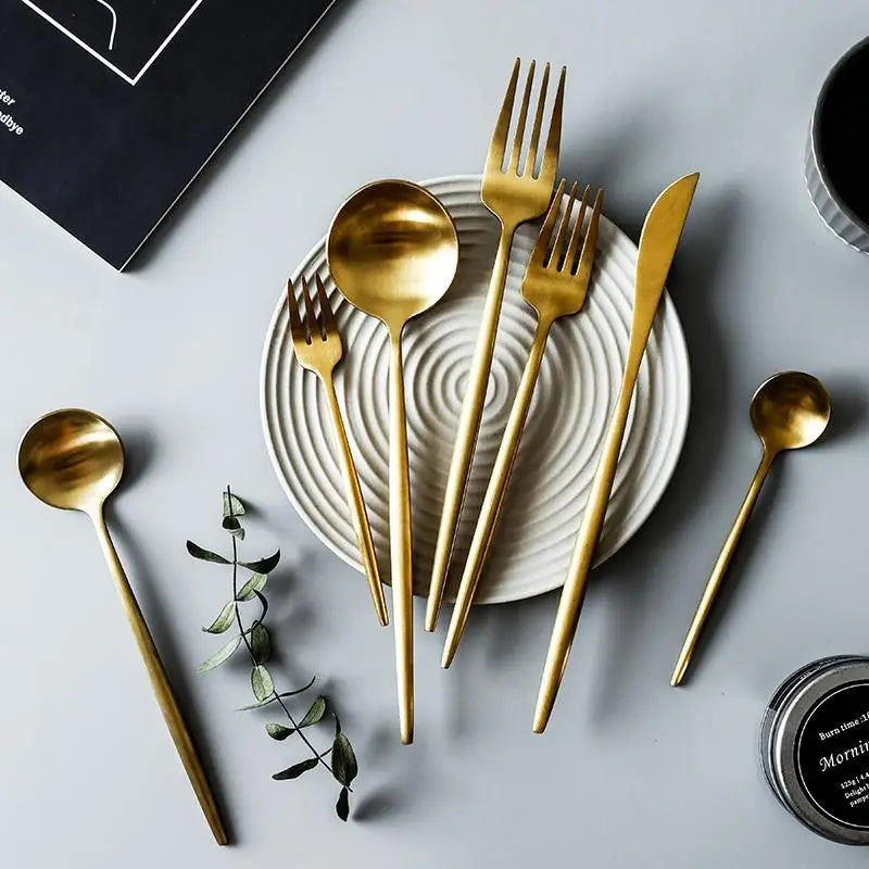 4pcs Gold Wedding Flatware Set Titanium Plated Stainless Steel Cutlery Utensil Dishwasher Safe Food-grade Utensil Dish Set