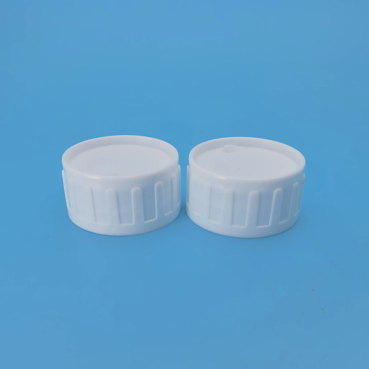Custom 38mm Disinfection Water Bottle pp Plastic Bottle Lid 38-410 White Dome Cap