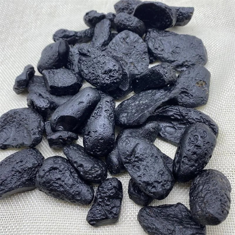 Natural Raw Black Tektite Crystal Tumble Stones Rough Tektite Stones Black Meteorolite Rough Stone for Healing