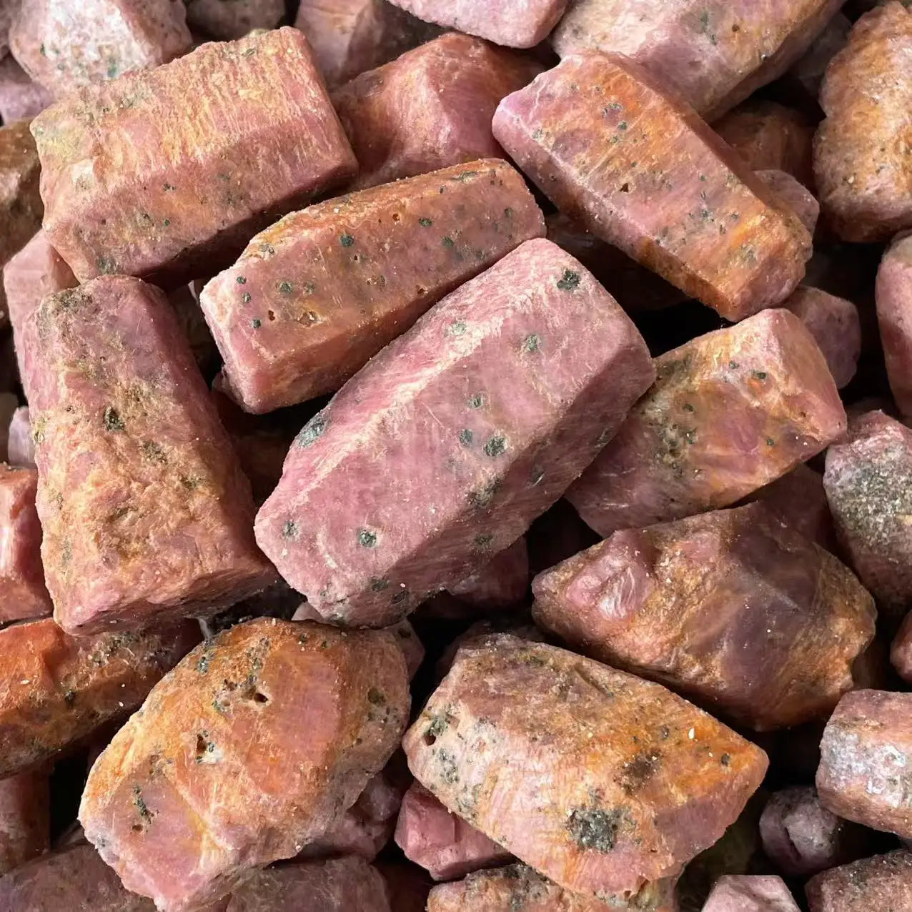 Polished Natural Red Corundum Rough Stone Feng Shui Crystal Souvenirs or Business Decorative Gifts Carved Models