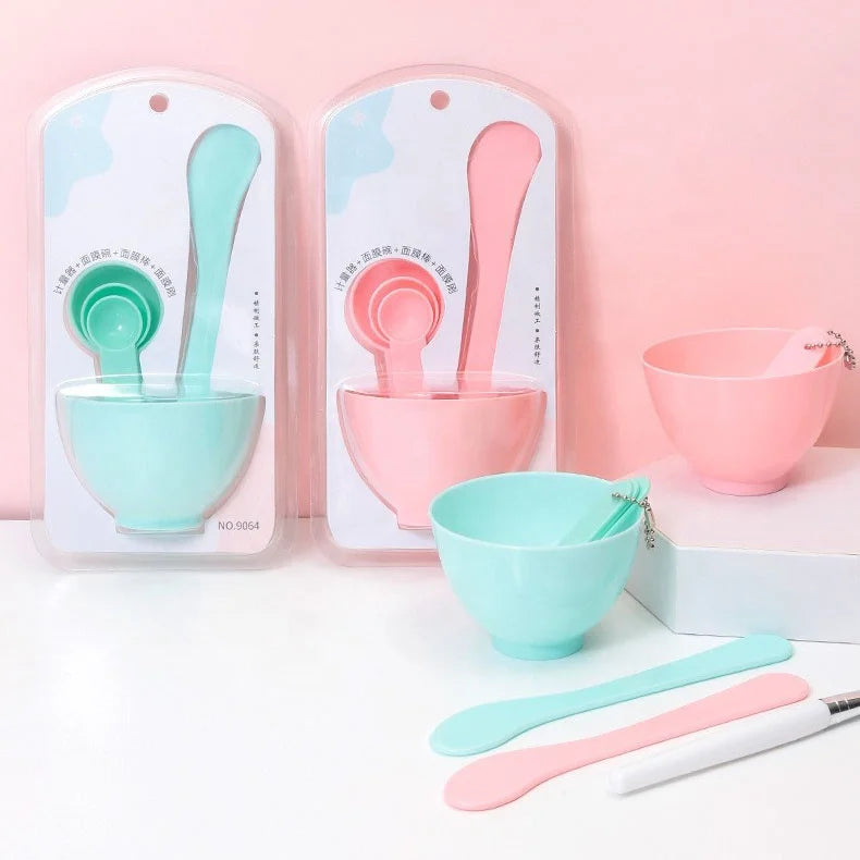 6-in-1 DIY Facemask Mixing Tool Kit Masking Bowl Spatula Brush Puff Soaking Bottle Gauges Pack