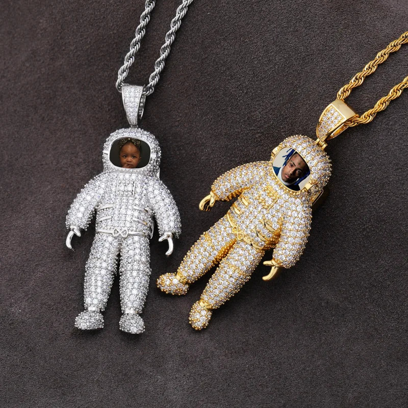 Personality Astronaut Charming Necklaces Iced Out Spaceman Memory Photo Pendant for Women Men Delicate Gifts