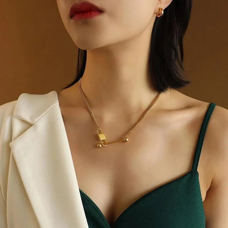 K028 Personality Irregular Balance Ball Lock Head Round Rod Titanium Steel Gold Bracelet Necklace Set Lock and Key Necklace