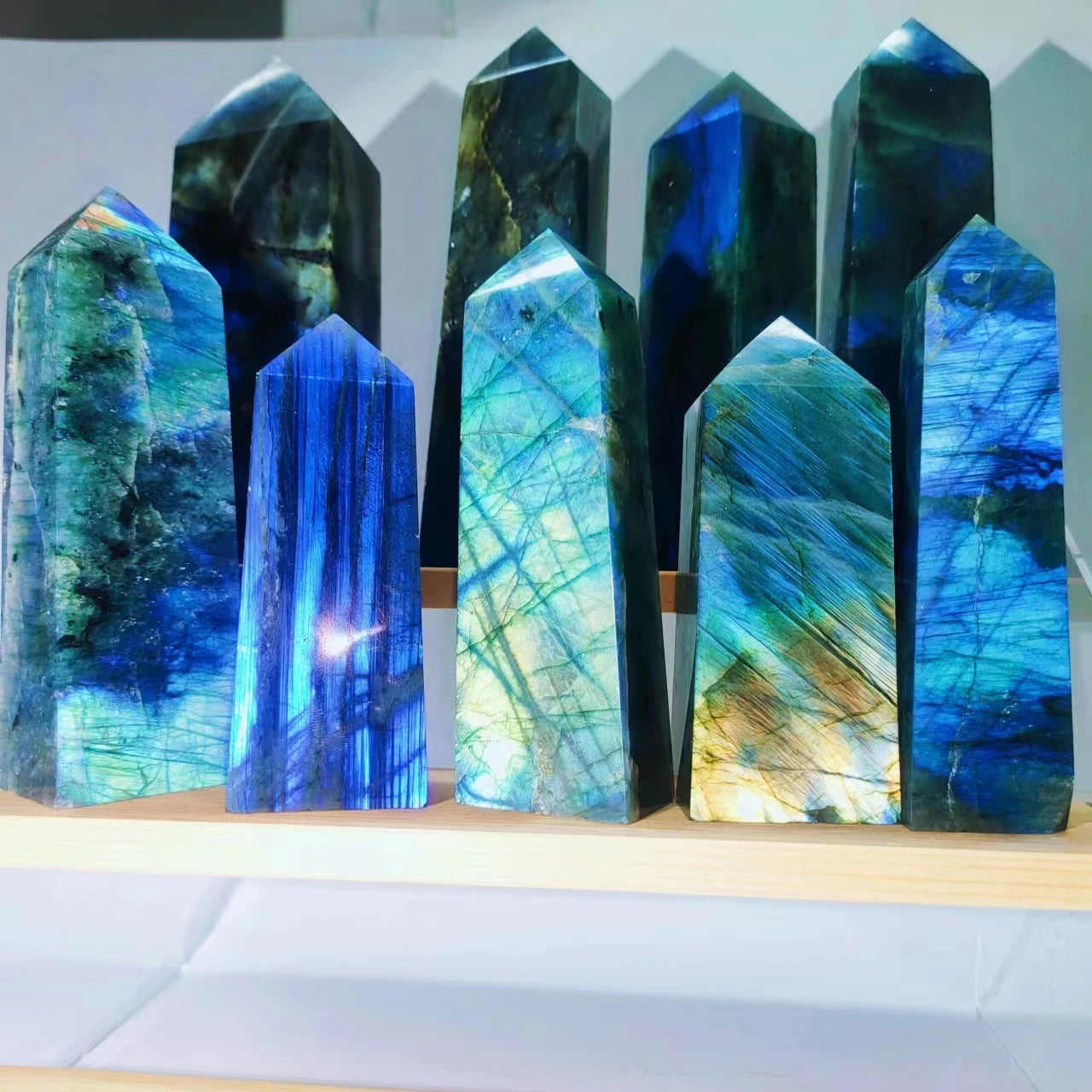 Natural Healing Crystals Beautiful Light Labradorite Point Tower Meditation Stone for Home Decoration