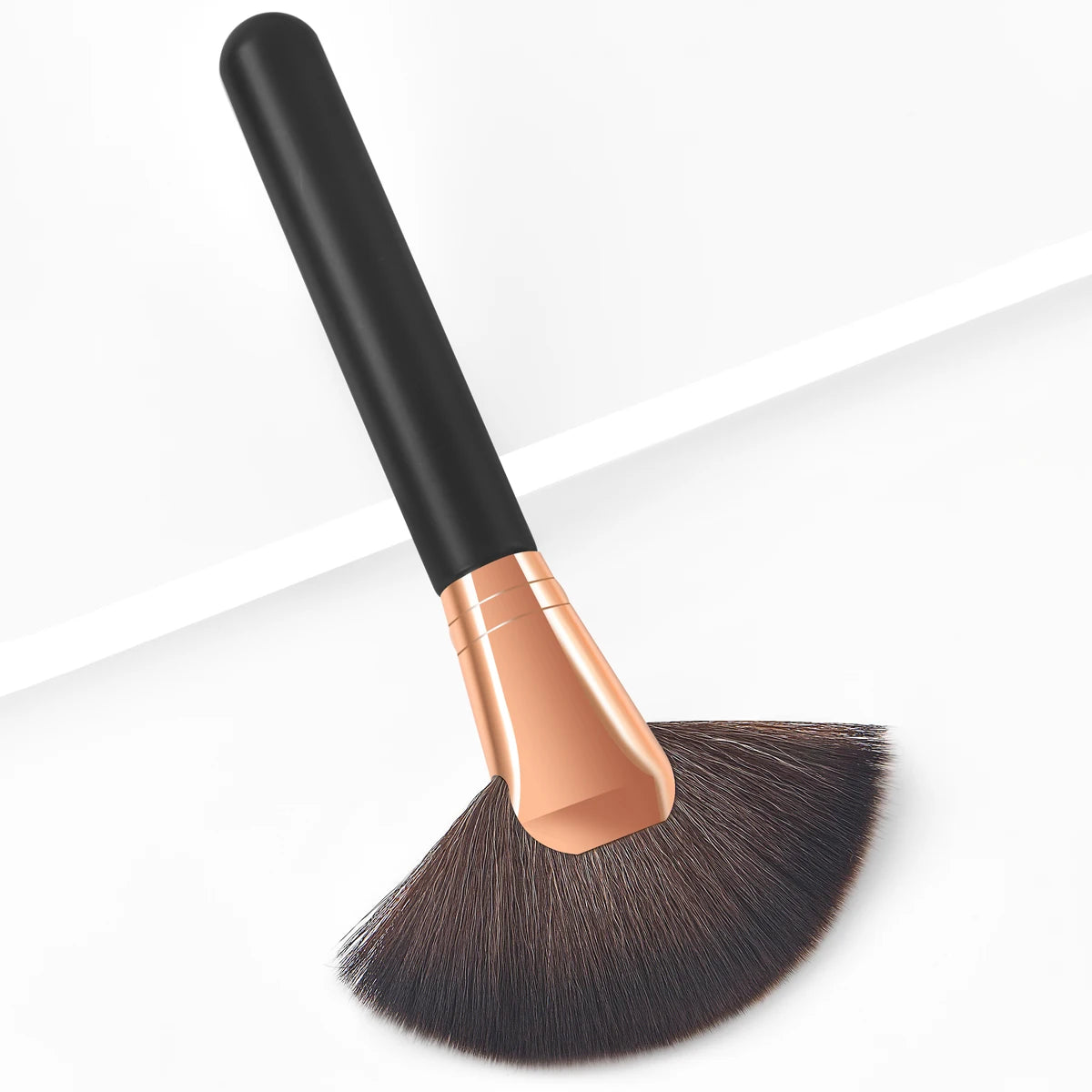 Custom Logo Face Mask Cosmetic Make-Up Mask Fan Brush White Single Facial Makeup Fan Brush for Facial