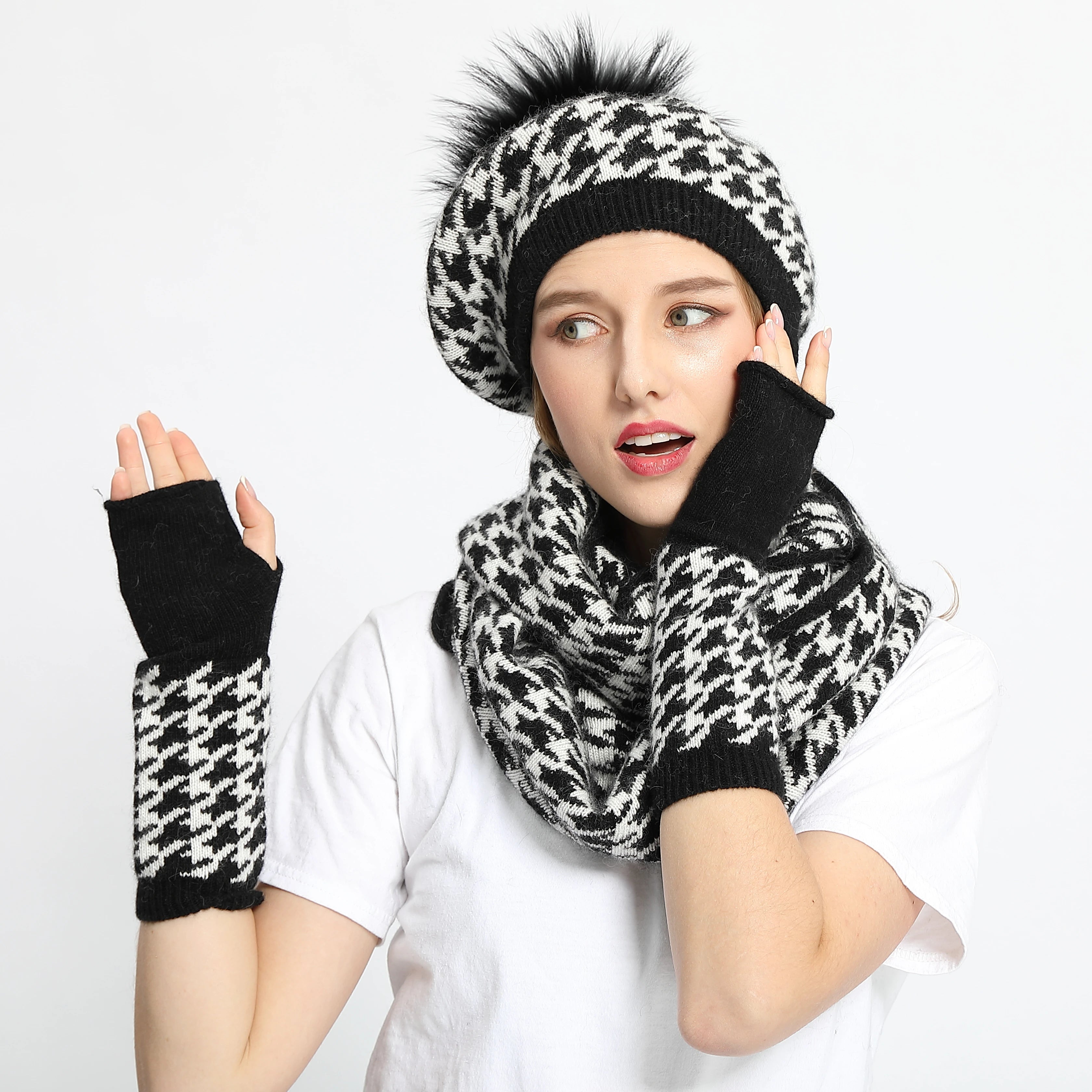 Warm Fashion Pattern Fur Pom Pom Custom Knitted Winter Berets Hats Scarf Gloves and Hat Set
