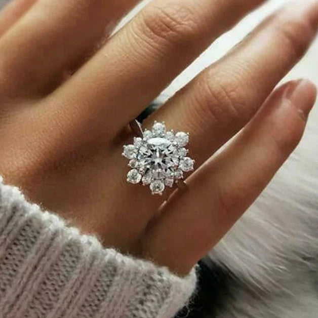 CAOSHI Hot Sale Exquisite Snowflake Design Round White Crystal Cubic Zirconia Finger Rings for Women Engagement CZ Rings Jewelry
