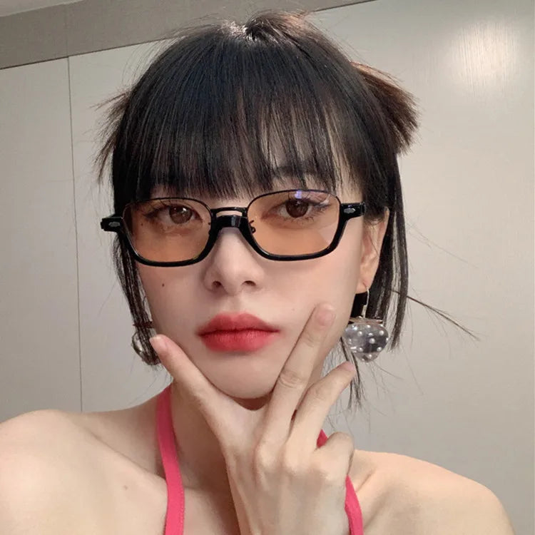 2026 New Vintage Fashion Sunglasses for Women Metal Square Frame Luxury Shades Pink Sun Glasses Photograph UV400 Eyewear