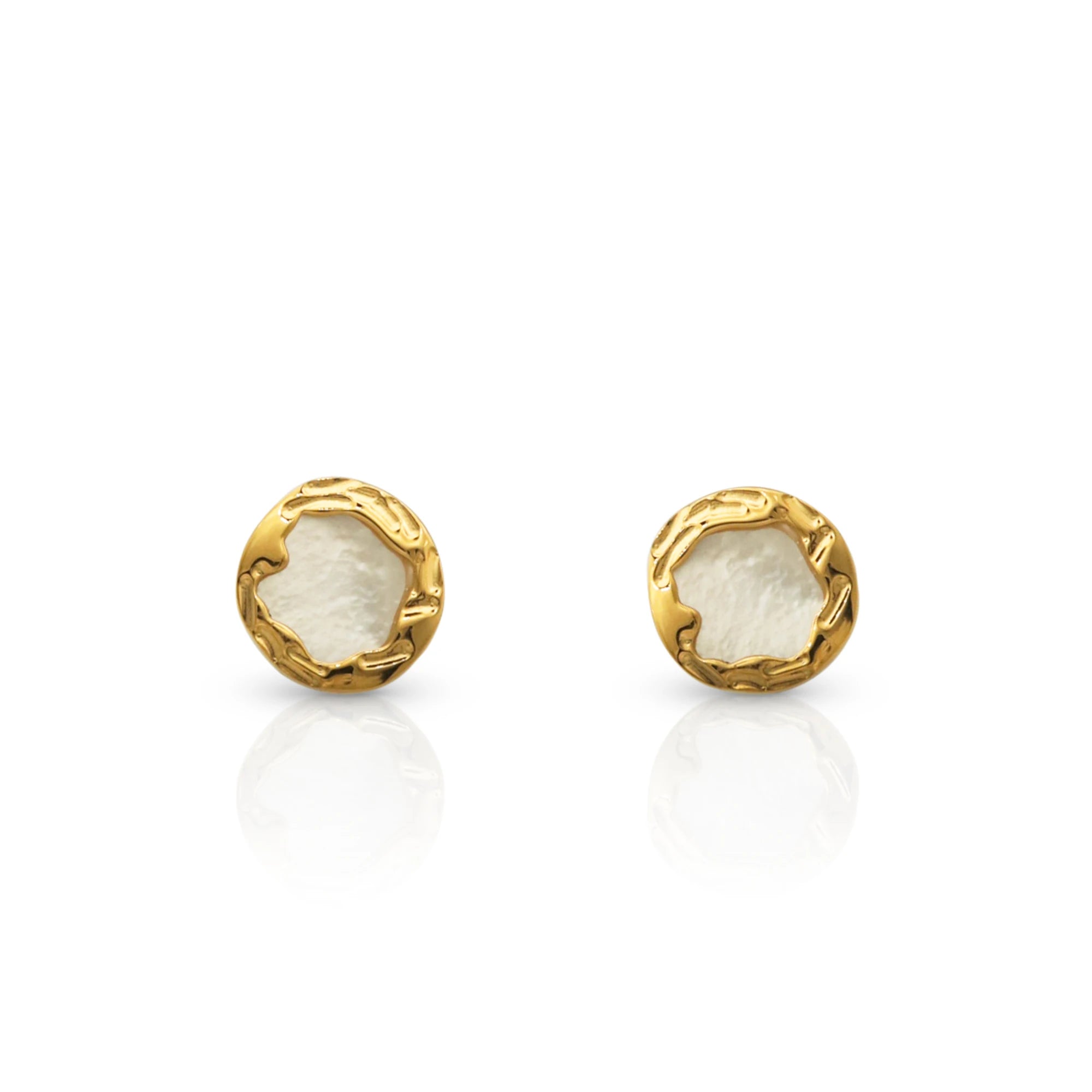 Chris April Fashion Jewelry 316L Stainless Steel PVD Gold Plated Minimalist Hammered Texture White Natural Shell Stud Earring