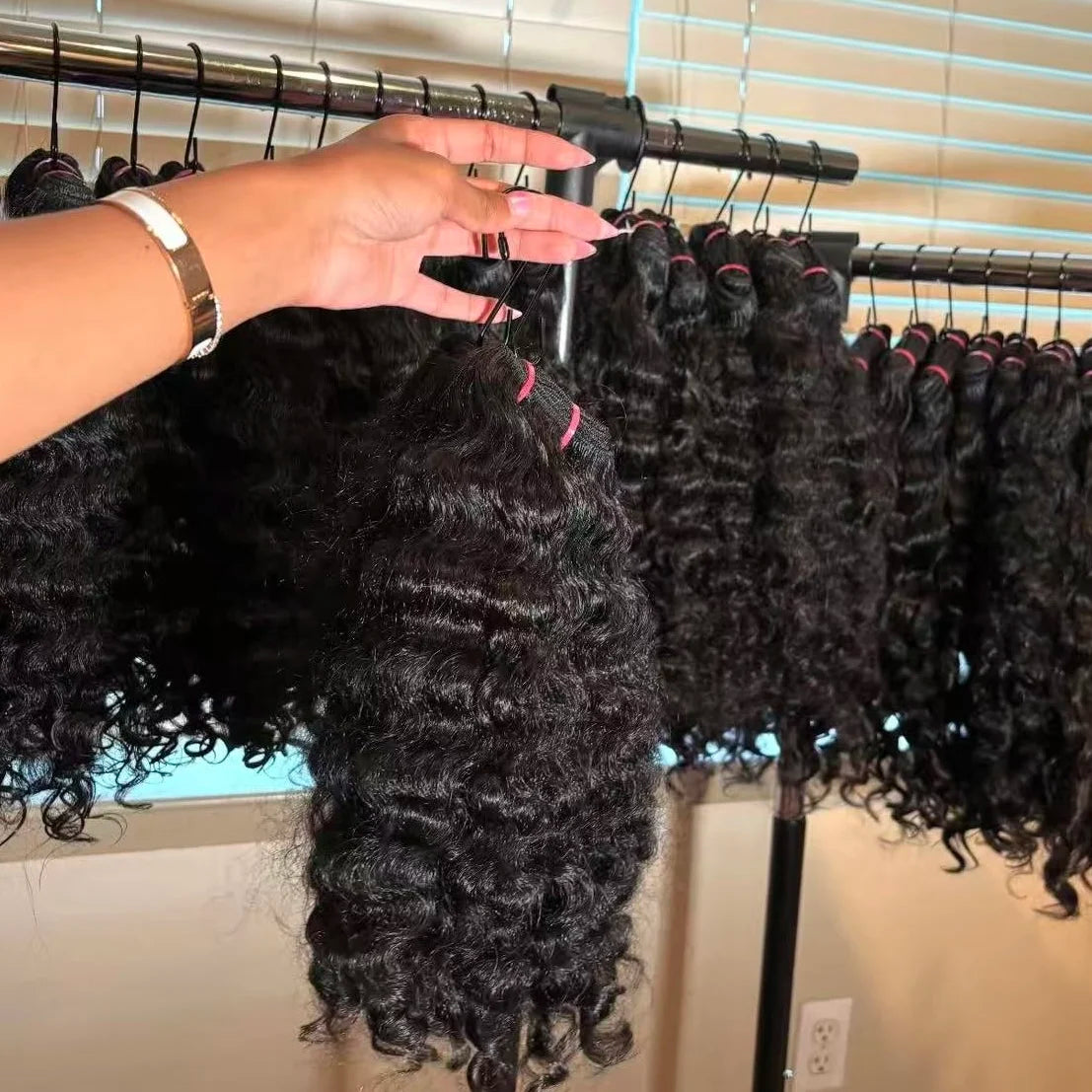100% Real Natural Wavy Cambodian Raw Indian Curly Hair Weave Extensions Burmese Curly Virgin Human Hair Bundles Wholesale
