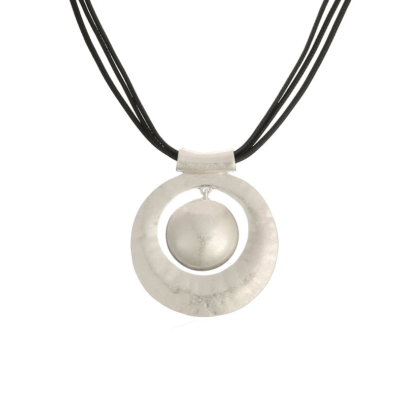 Fashion Jewelry Leather Chain Vintage Necklace 2022 Gold Silver Plated Round Pendant Geometric Necklace