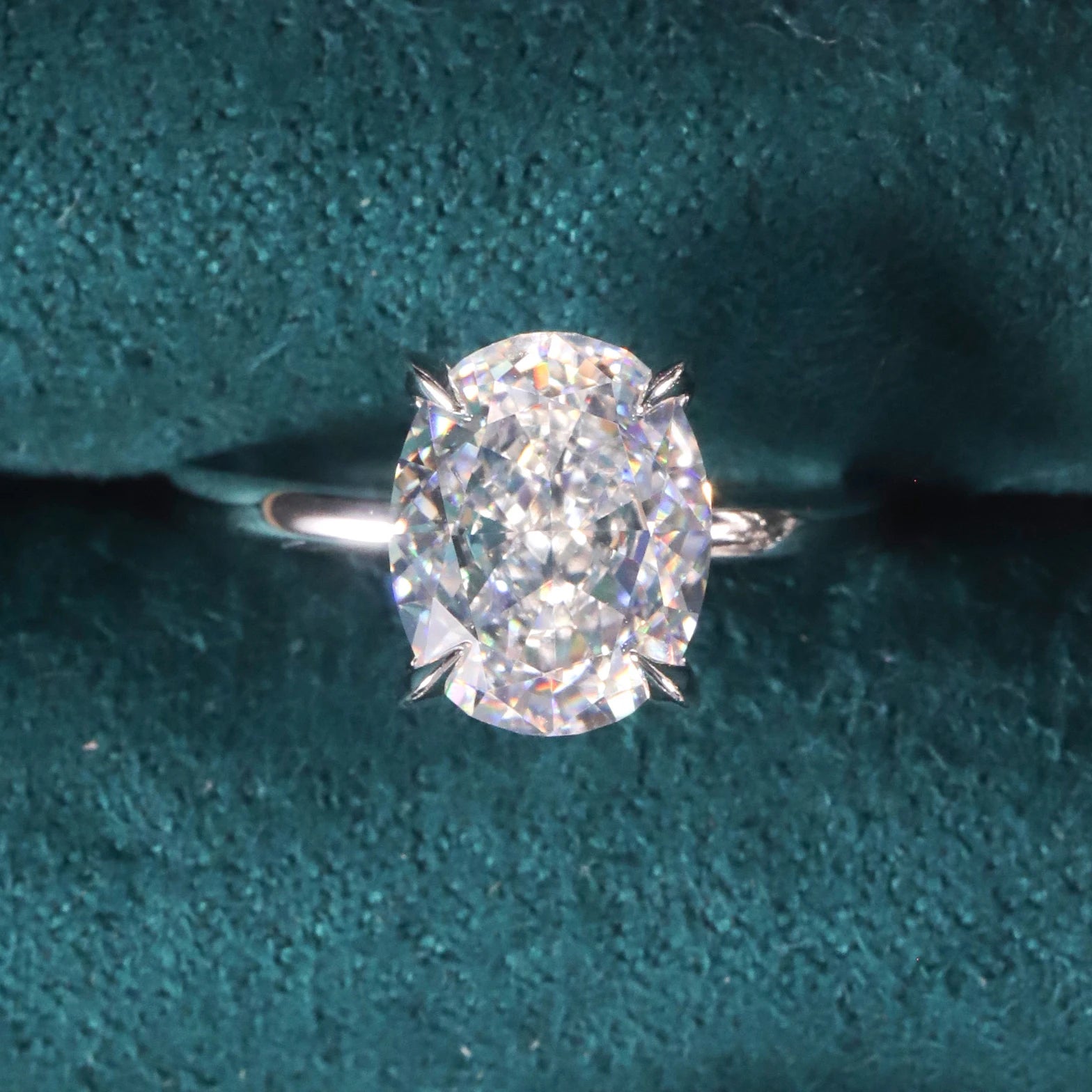 AR564 Abiding High-End Sterling Silver Big Oval Cut 8x10mm Crushed Ice Cubic Zirconia Diamond Ring Single Large Solitaire Ring