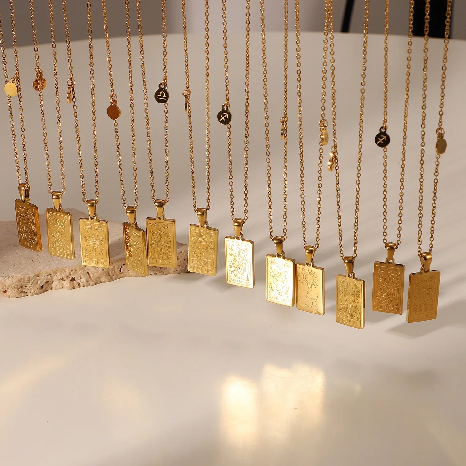 Tendencias 18K Gold Plated Stainless Steel Simple Zodiac Necklace Trendy & Romantic Link Chain Jewelry for Parties