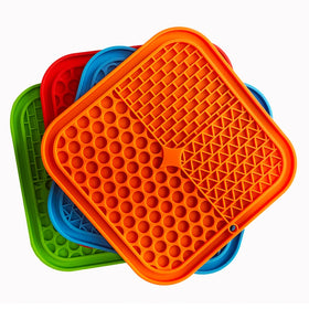 Zmaker Silicone Dog Lick Pad with Suction Cup Dog Feeding Mat Pet Slow Feeder Sucking Plate Mat