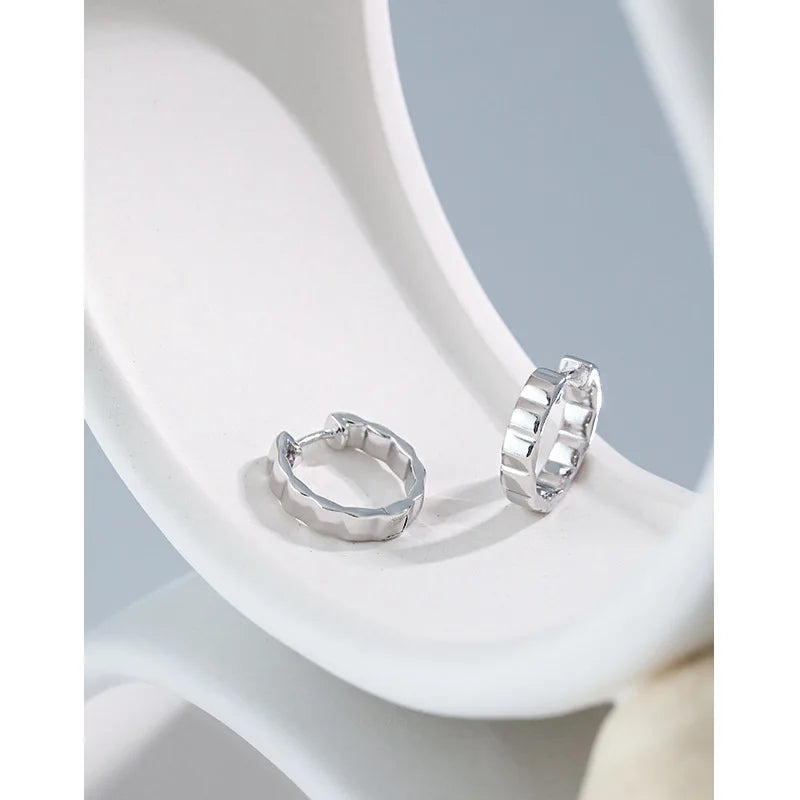 WMEB071 Hoop Earrings for Women 18K Gold Plated 925 Sterling Silver Hypoallergenic Dainty Minimalist Geometric Wavy Hoops