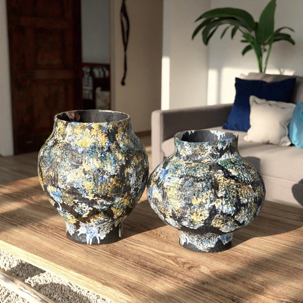 Wholesale Art Deco Ceramic Pottery Vase Hand Painted Matte Black Finish Home Decor Customizable Size