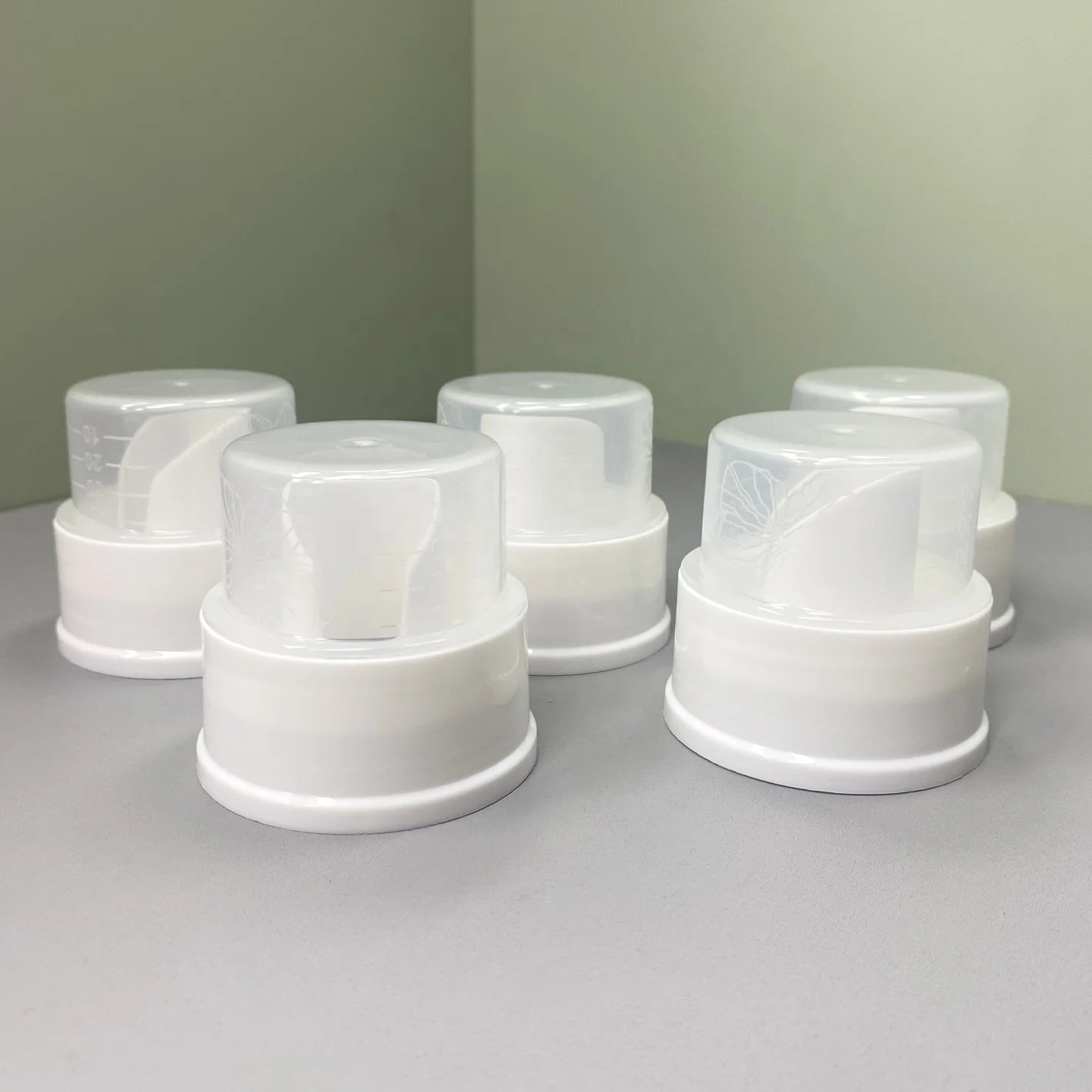 Durable Plastic Non-Spill Laundry Detergent Bottle Cap with Measuring Cap 58mm for Liquid Detergent & Softener