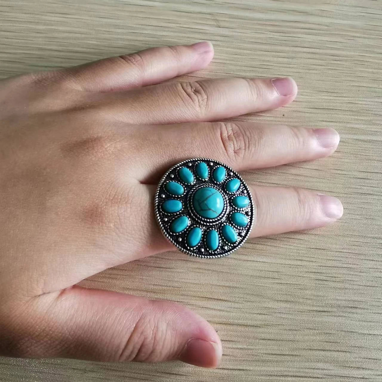 2023 New Fashion Bohemian Western Style Round Flower Turquoise Ring for Woman