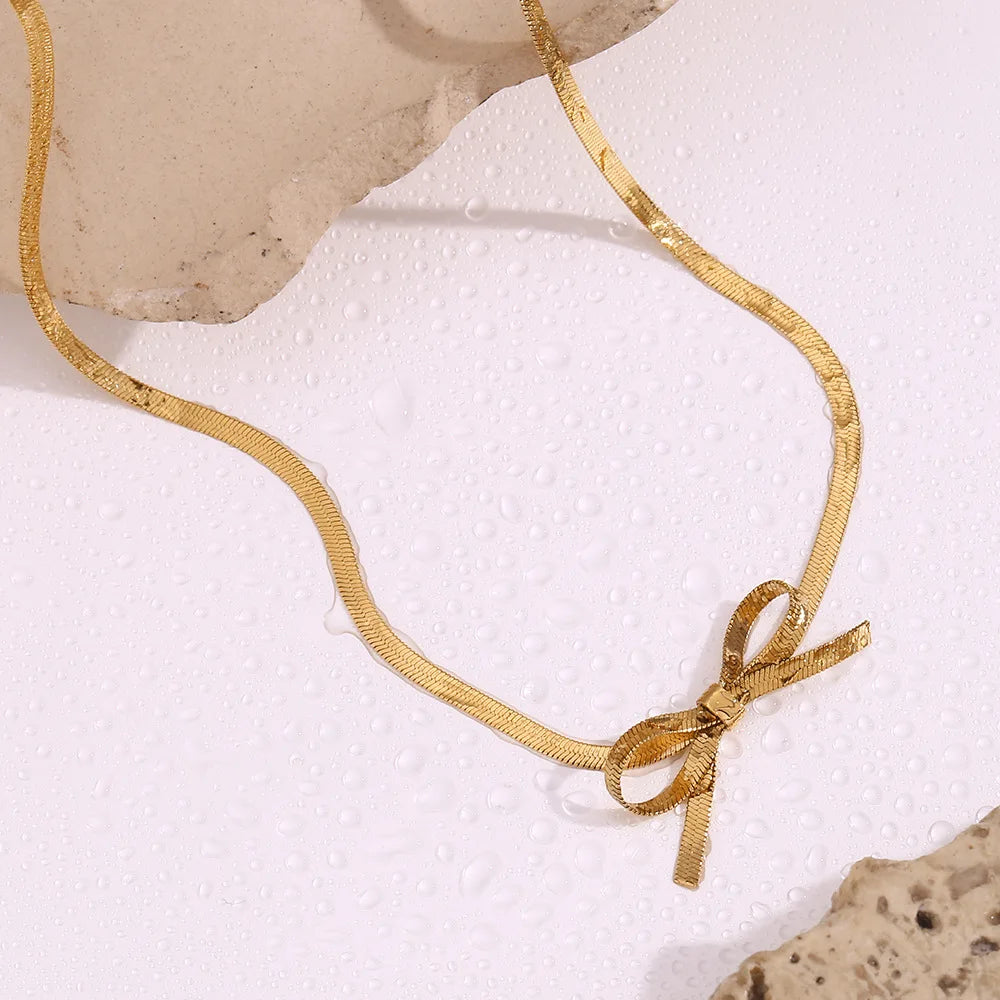 European and American Simple Retro Necklace Stainless Steel Plated 18K Gold Side Bow Necklace