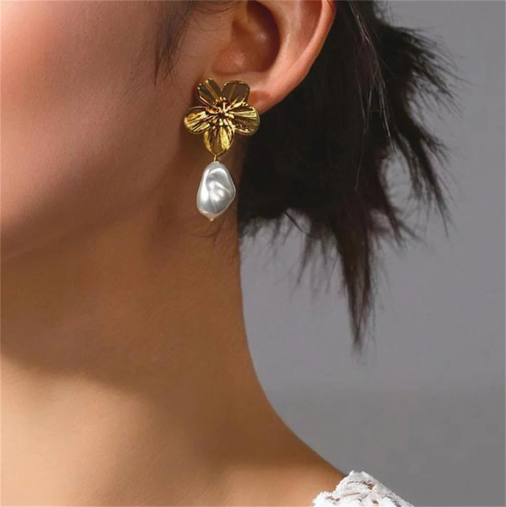 Stainless Steel Flower with Pearl Pendant Drop Earrings for Women Trendy Ladies Earrings Hanging Accessories Fashion Ear Jewelry