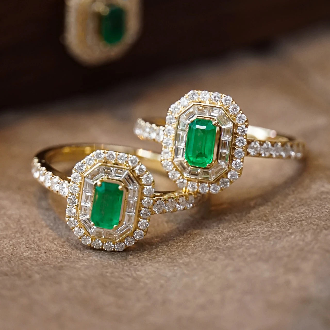 H&F Supplier Women's Natural Green Emerald Ring with Diamond 18K 14K 9K Solid Gold Gemstone Jewelry Customizable for Weddings