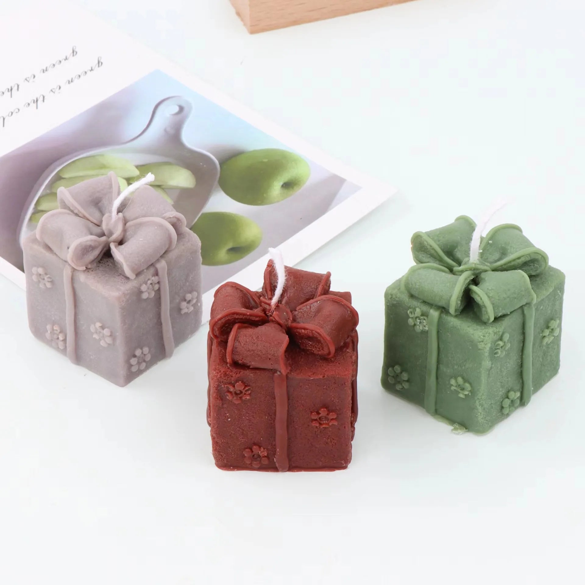 Christmas Bow Gift Box Aromatherapy Candle DIY Gift Box Silicone Drop Gel Gypsum Flip Sugar Mold