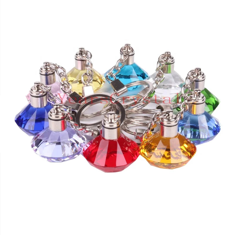 Customized Diamond Shape Key Chain Valentines Gift Keyrings Rhinestone Crystal Diamond Keychain with Led Light Wholesales