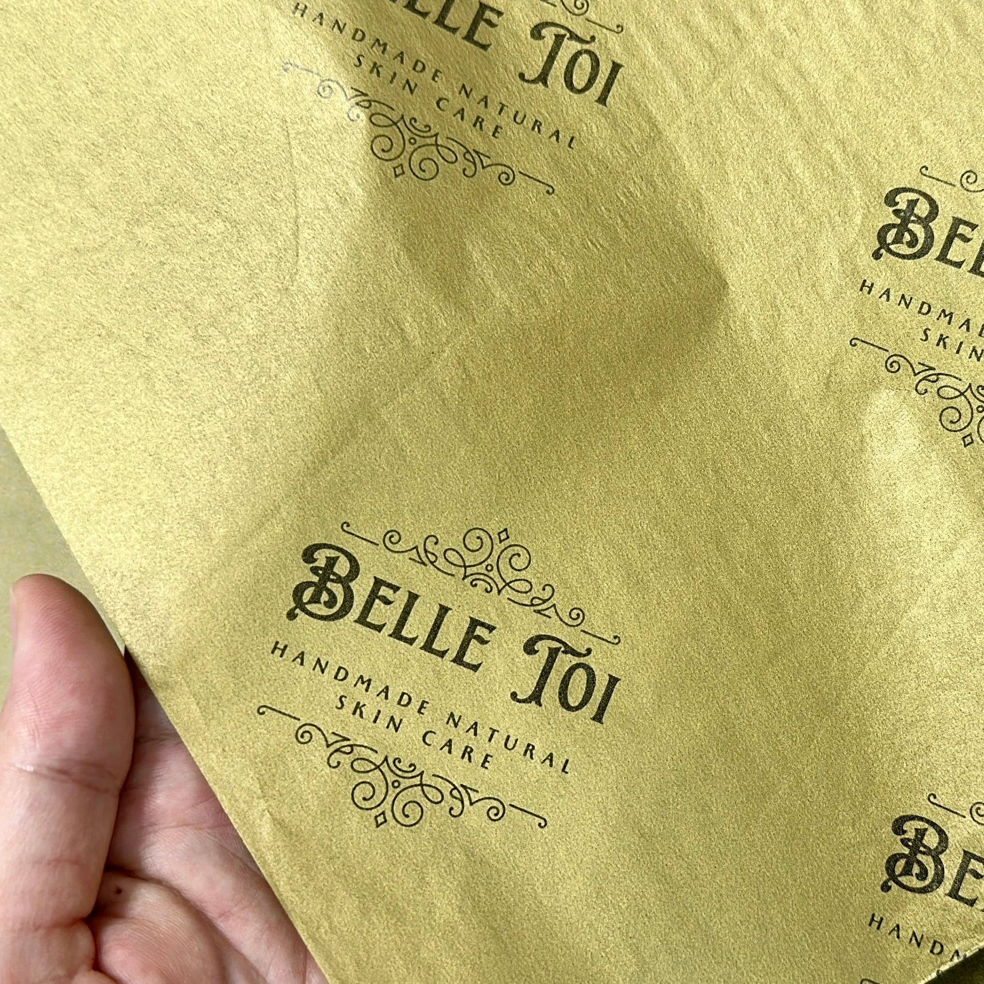 Custom Color Greaseproof Silk Paper Golden Custom Logo Printing Tissue Paper Packaging Bouquet Wrapping Paper